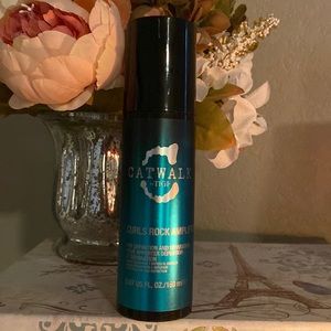 Catwalk Curls Rock Amplifier